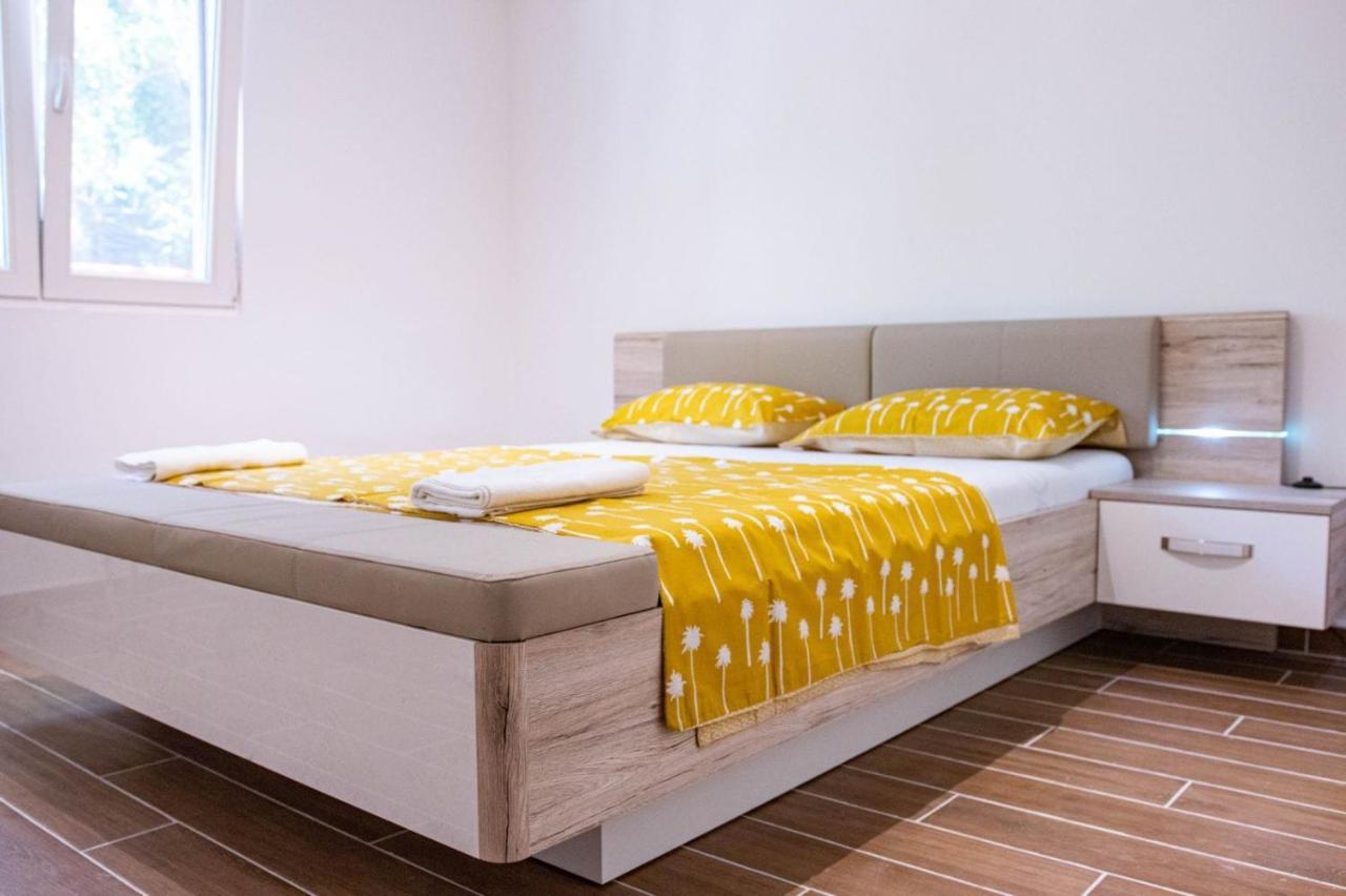 Ferienwohnung Campi D'Oro Kotor Exterior foto