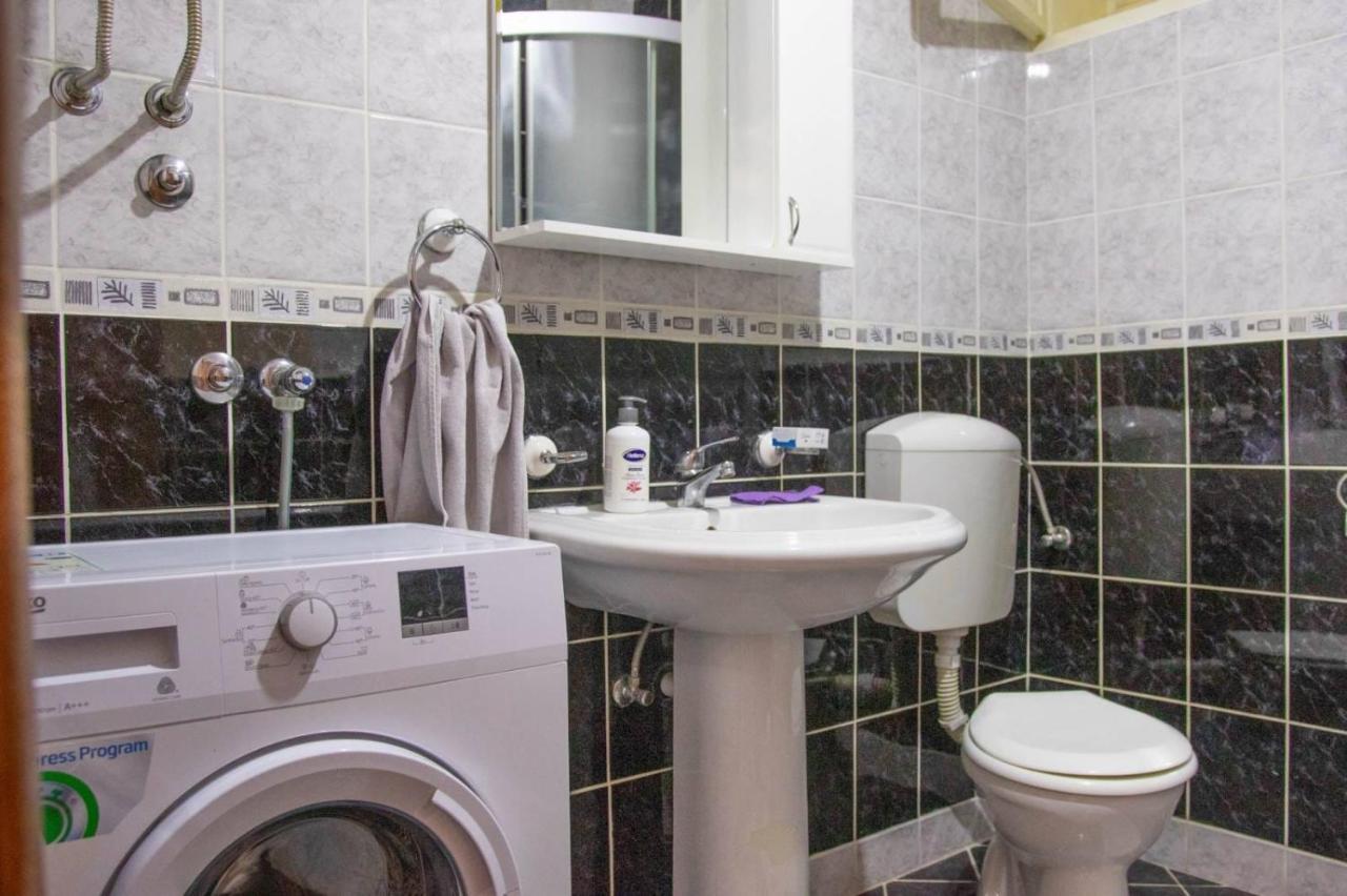 Ferienwohnung Campi D'Oro Kotor Exterior foto